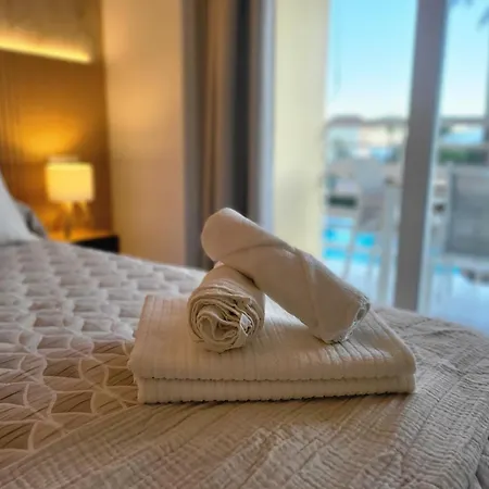 Sea & Pool View Torre De La Roca * 토레몰리노스