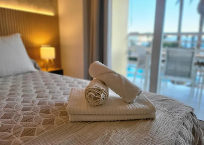 Sea & Pool View Torre De La Roca * Torremolinos